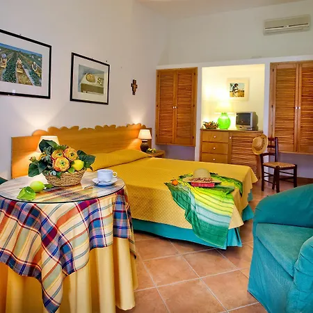Farm stay Masseria Macchia & Relais San Pio