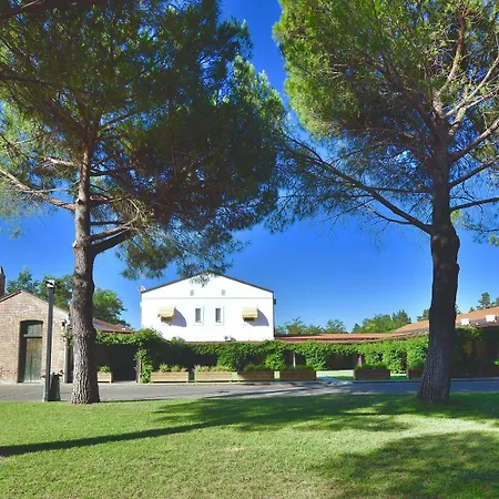 Farm stay Masseria Macchia & Relais San Pio *