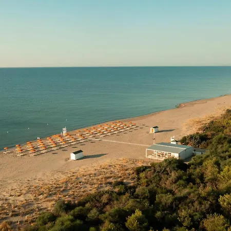 Masseria Macchia & Relais San Pio * مارينا دي بيستيتشي
