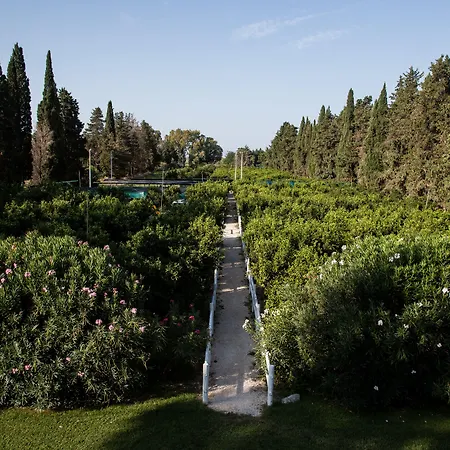 Masseria Macchia & Relais San Pio 팜스테이 *