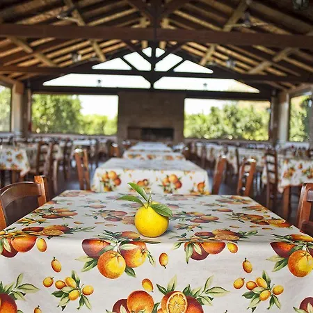 Alloggio per agriturismo Masseria Macchia&relais San Pio *